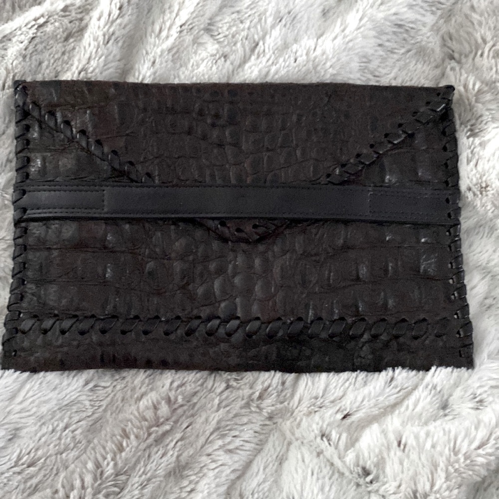 2022 Laggo signature envelope clutch polka embossed black croco purse Leather